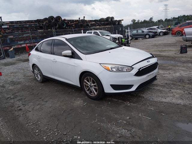 Ford FOCUS SE 2017 1FADP3F21HL322119 Image 1