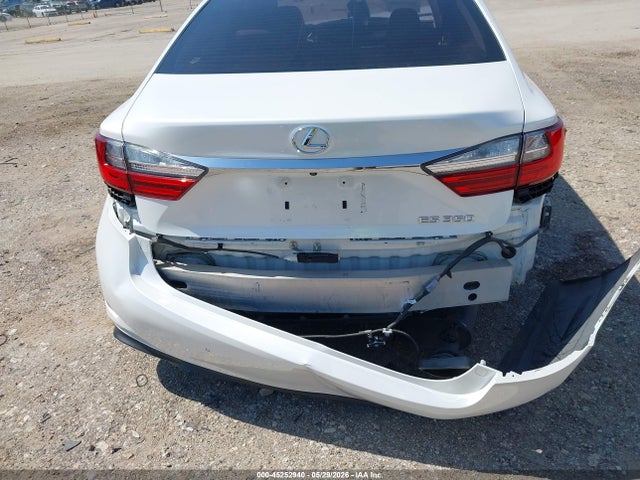 45252940 :رقم المزاد ، JTHBK1GG8G2233620 vin ، 2016 Lexus Es 350 مزاد بيع