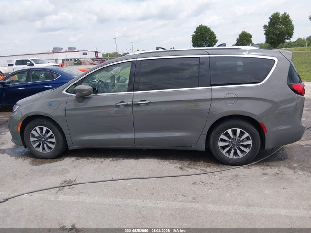 Продажа на аукционе авто 2021 Chrysler Pacifica Hybrid Touring L, vin: 2C4RC1L7XMR599479, номер лота: 45252950