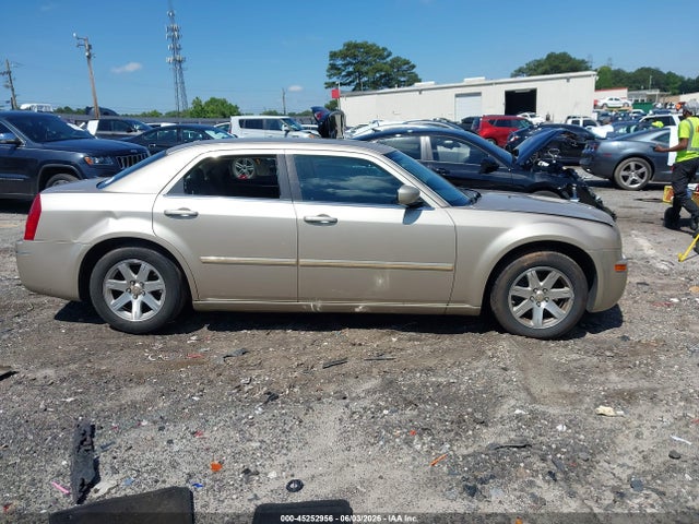 2006 Chrysler 300 Touring მანქანა იყიდება აუქციონზე, vin: 2C3KA53G46H230192, აუქციონის ნომერი: 45252956