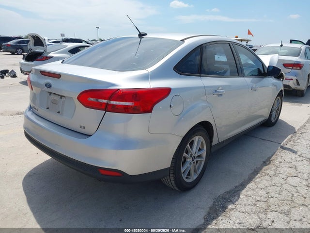 Ford FOCUS SE 2017 1FADP3F2XHL214131 Image 4
