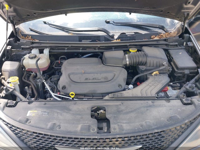 2C4RC1AG9MR562345 Chrysler Voyager L