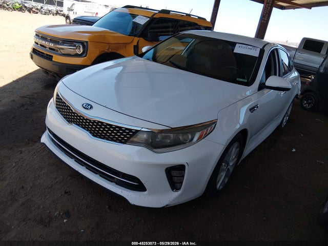 KIA Optima S 2018 5XXGT4L31JG228558 Image 2