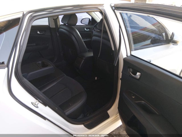 KIA Optima S 2018 5XXGT4L31JG228558 Image 8