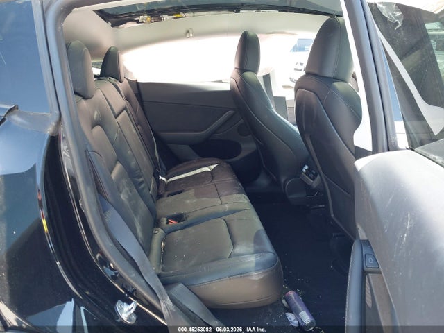 Auction sale of the 2024 Tesla Model Y Long Range Dual Motor All-wheel Drive, vin: 7SAYGDEE2RF983565, lot number: 45253082