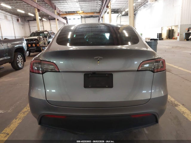 Tesla Model Y Rwd 2025 7SAYGDED0SF279071 Image 16