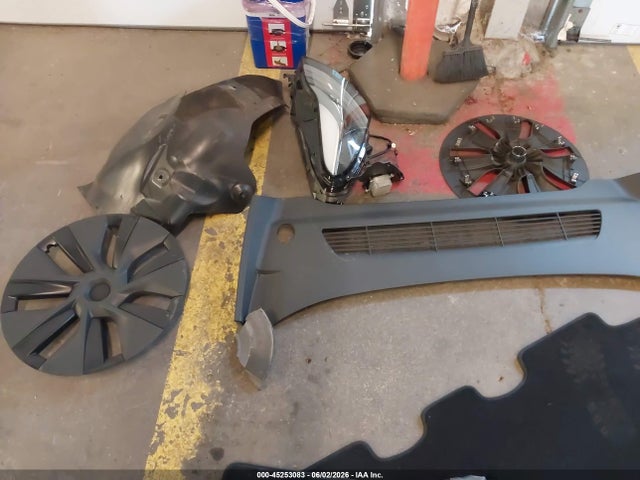 Tesla Model Y Rwd 2025 7SAYGDED0SF279071 Image 11