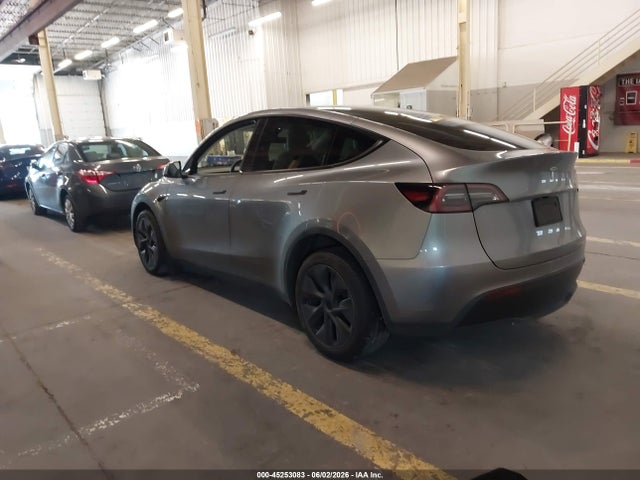 Tesla Model Y Rwd 2025 7SAYGDED0SF279071 Image 3