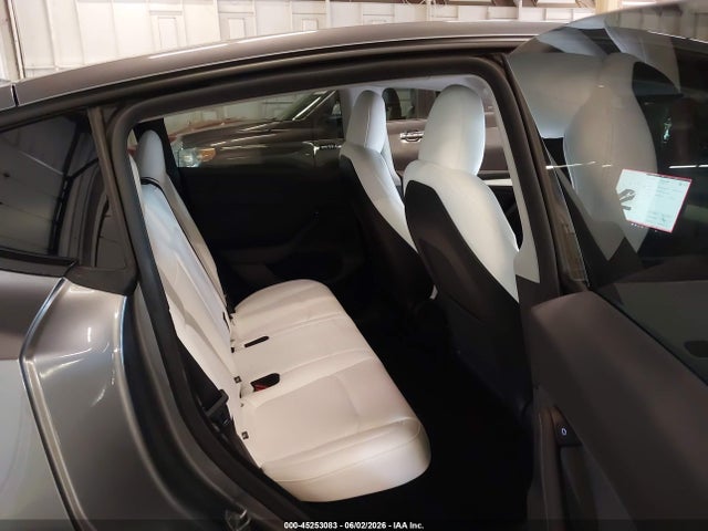 Tesla Model Y Rwd 2025 7SAYGDED0SF279071 Image 8