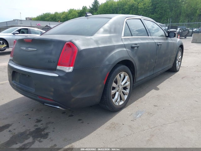 2015 Chrysler 300 Limited მანქანა იყიდება აუქციონზე, vin: 2C3CCARG3FH831611, აუქციონის ნომერი: 45253092