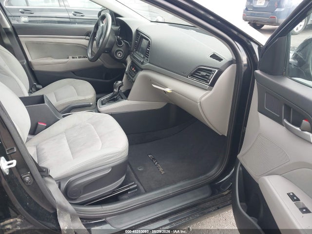 Продажа на аукционе авто 2017 Hyundai Elantra Se, vin: 5NPD84LF2HH086492, номер лота: 45253093