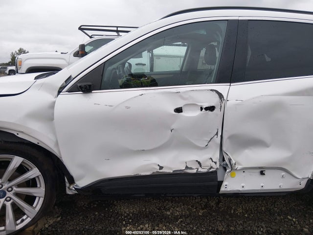 1FMCU9DZ1NUA92889 Ford Escape Titanium Hybrid