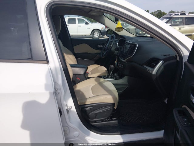 1C4PJMAB1GW313925 Jeep Cherokee Sport