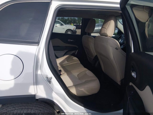 1C4PJMAB1GW313925 Jeep Cherokee Sport
