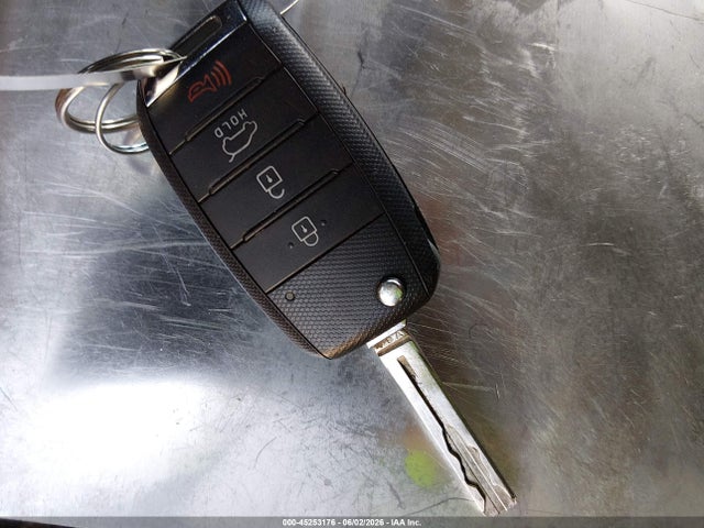 KIA Soul 2016 KNDJN2A20G7370948 Image 11