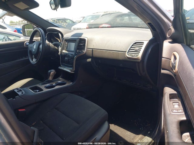 45253186 :رقم المزاد ، 1C4RJEAG2HC868718 vin ، 2017 Jeep Grand Cherokee Laredo 4x2 مزاد بيع