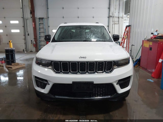 1C4RJHAG5PC606773 Jeep Grand Cherokee Laredo 4x4