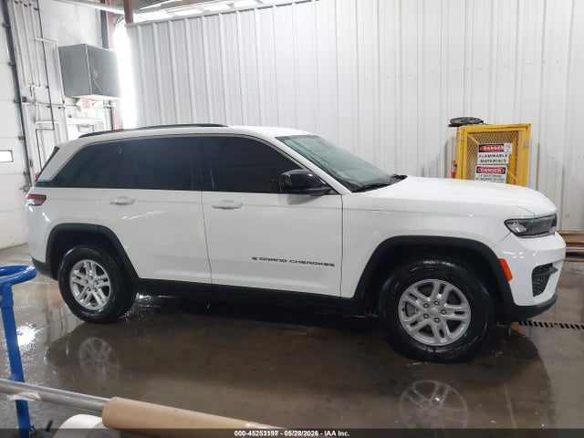 1C4RJHAG5PC606773 Jeep Grand Cherokee Laredo 4x4