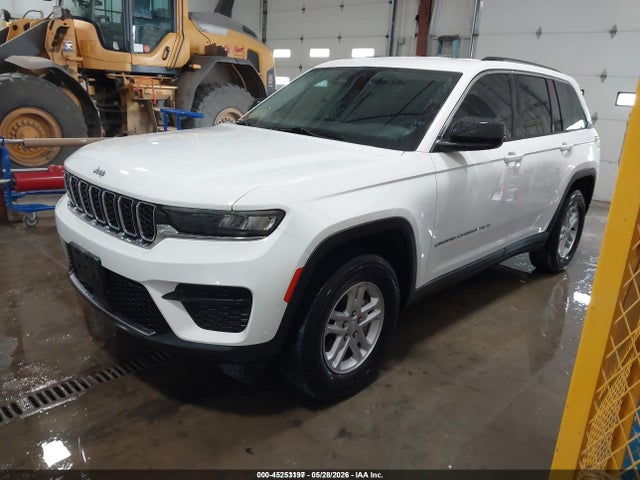 1C4RJHAG5PC606773 Jeep Grand Cherokee Laredo 4x4