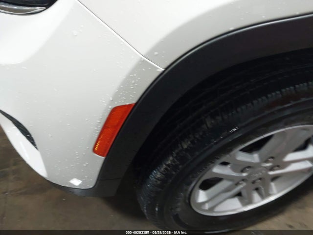 1C4RJHAG5PC606773 Jeep Grand Cherokee Laredo 4x4