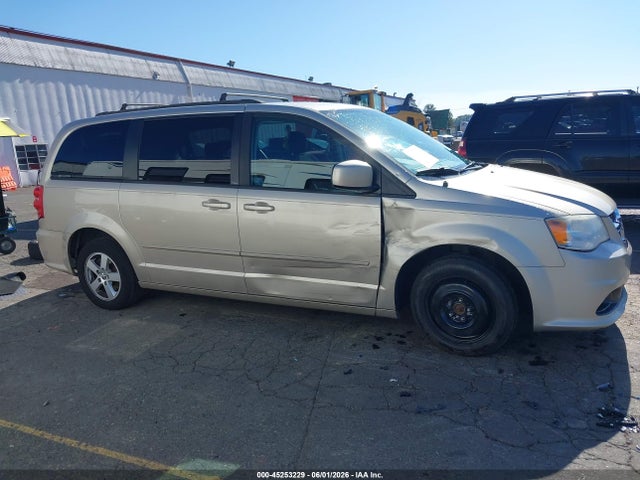 2013 Dodge Grand Caravan Sxt მანქანა იყიდება აუქციონზე, vin: 2C4RDGCG7DR628047, აუქციონის ნომერი: 45253229