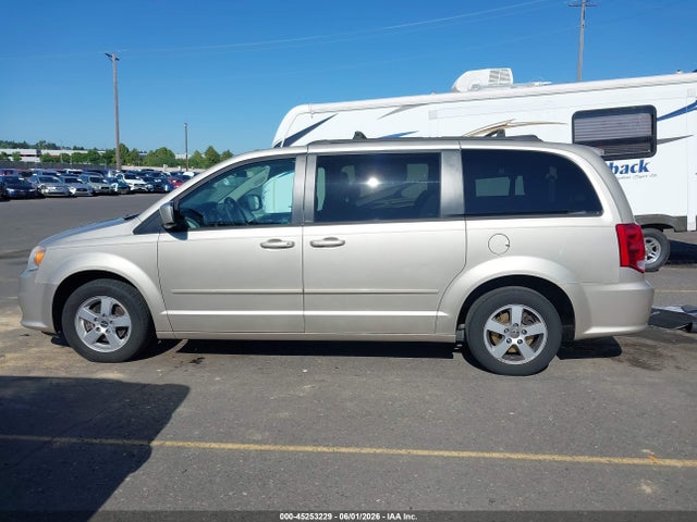 2013 Dodge Grand Caravan Sxt მანქანა იყიდება აუქციონზე, vin: 2C4RDGCG7DR628047, აუქციონის ნომერი: 45253229