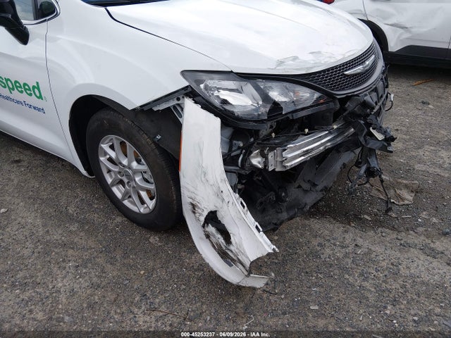Chrysler Voyager Lx 2025 2C4RC1CG1SR535053 Image 13