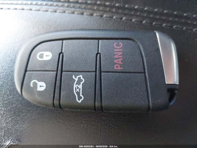 2015 Chrysler 200 Limited მანქანა იყიდება აუქციონზე, vin: 1C3CCCAB0FN658102, აუქციონის ნომერი: 45253361