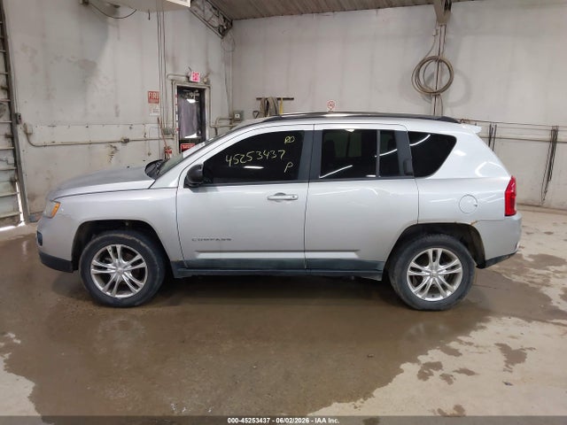 2011 Jeep Compass მანქანა იყიდება აუქციონზე, vin: 1J4NF1FB4BD197165, აუქციონის ნომერი: 45253437
