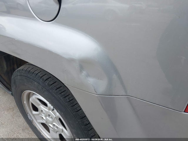45253572 :رقم المزاد ، 1C4NJPBA1FD138682 vin ، 2015 Jeep Patriot Sport مزاد بيع
