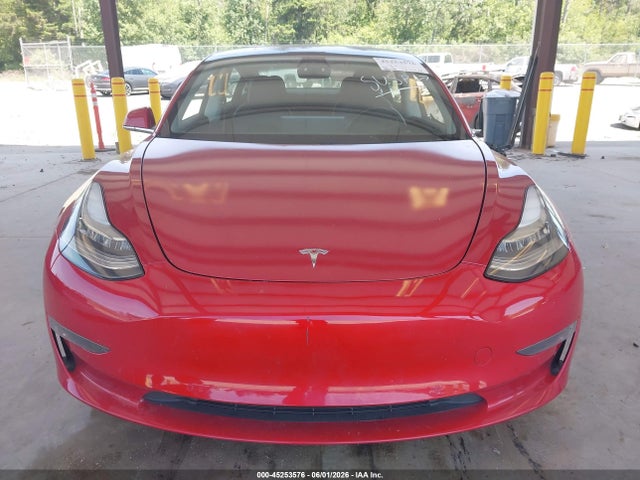 45253576 :رقم المزاد ، 5YJ3E1EB6JF055098 vin ، 2018 Tesla Model 3 Long Range/performance مزاد بيع