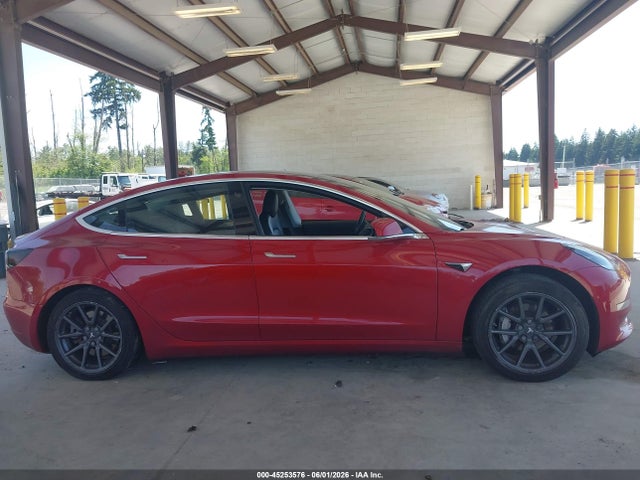 45253576 :رقم المزاد ، 5YJ3E1EB6JF055098 vin ، 2018 Tesla Model 3 Long Range/performance مزاد بيع