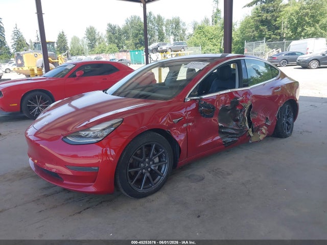45253576 :رقم المزاد ، 5YJ3E1EB6JF055098 vin ، 2018 Tesla Model 3 Long Range/performance مزاد بيع