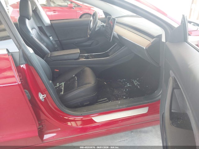 45253576 :رقم المزاد ، 5YJ3E1EB6JF055098 vin ، 2018 Tesla Model 3 Long Range/performance مزاد بيع