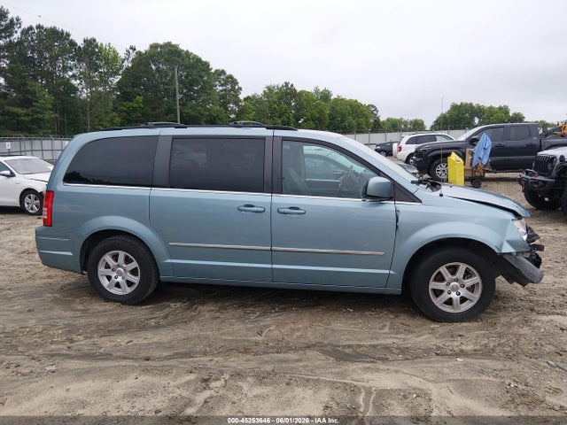 2010 Chrysler Town & Country Touring მანქანა იყიდება აუქციონზე, vin: 2A4RR5D10AR243094, აუქციონის ნომერი: 45253646