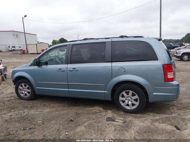 2010 Chrysler Town & Country Touring მანქანა იყიდება აუქციონზე, vin: 2A4RR5D10AR243094, აუქციონის ნომერი: 45253646