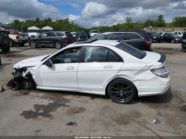45253656 :رقم المزاد ، WDDGF8AB2DR289336 vin ، 2013 Mercedes-benz C 300 Sport 4matic مزاد بيع