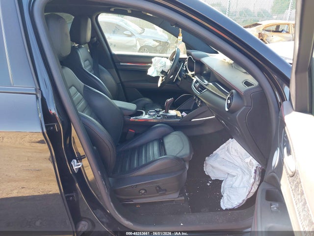 2023 Alfa Romeo Stelvio Estrema Awd მანქანა იყიდება აუქციონზე, vin: ZASPAKBN9P7D55127, აუქციონის ნომერი: 45253661