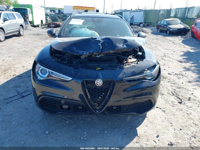 2023 Alfa Romeo Stelvio Estrema Awd მანქანა იყიდება აუქციონზე, vin: ZASPAKBN9P7D55127, აუქციონის ნომერი: 45253661