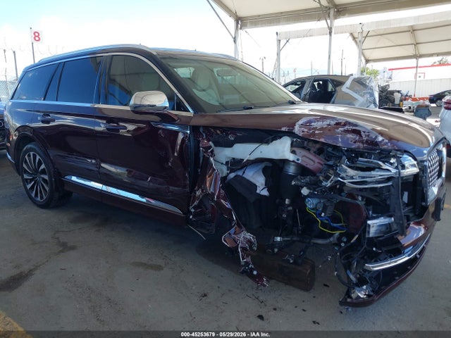 5LMYJ9YY9LGL25037 Lincoln Aviator Black Label Grand Touring