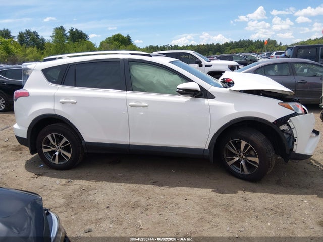 JTMRFREVXHJ172430 Toyota Rav4 Xle