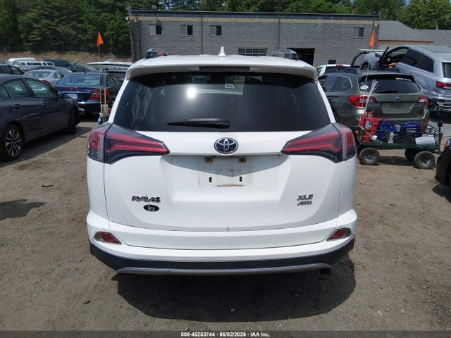 JTMRFREVXHJ172430 Toyota Rav4 Xle