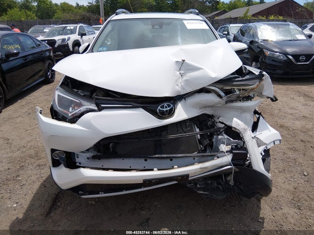 JTMRFREVXHJ172430 Toyota Rav4 Xle