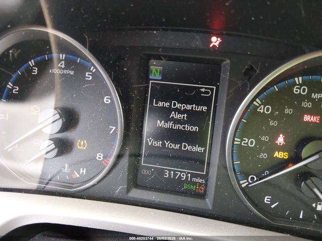 JTMRFREVXHJ172430 Toyota Rav4 Xle