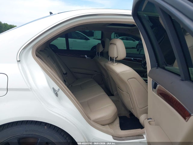 2011 Mercedes-benz C 300 Sport 4matic მანქანა იყიდება აუქციონზე, vin: WDDGF8BB8BR134771, აუქციონის ნომერი: 45253792