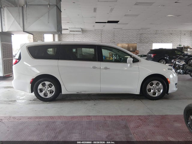 Chrysler Pacifica Hybrid Touring Plus 2018 2C4RC1H71JR306914 Image 16