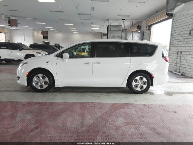 Chrysler Pacifica Hybrid Touring Plus 2018 2C4RC1H71JR306914 Image 17
