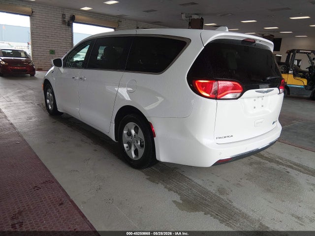 Chrysler Pacifica Hybrid Touring Plus 2018 2C4RC1H71JR306914 Image 3