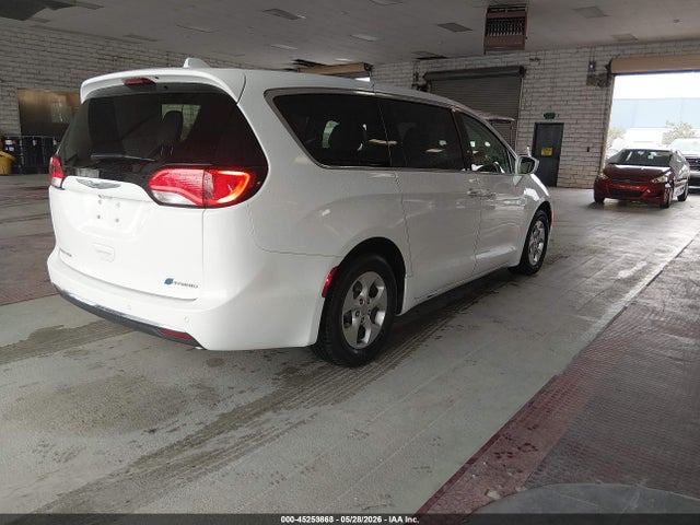 Chrysler Pacifica Hybrid Touring Plus 2018 2C4RC1H71JR306914 Image 4