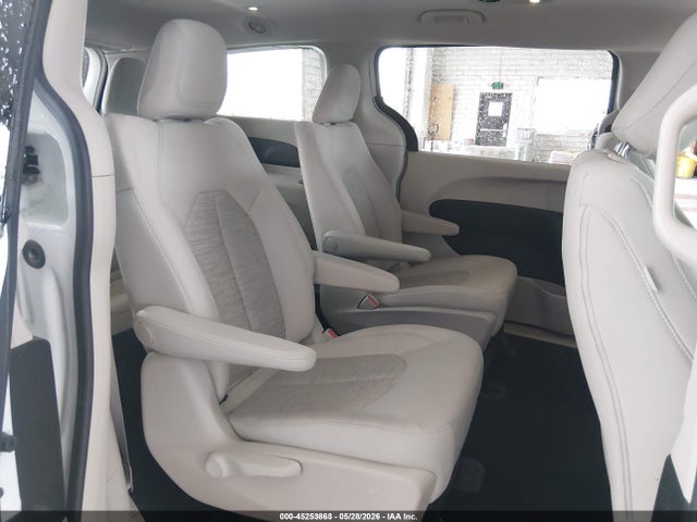 Chrysler Pacifica Hybrid Touring Plus 2018 2C4RC1H71JR306914 Image 8